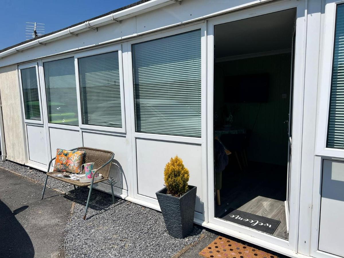 Chalet Ty Lilli Wen Sleep 6 Kidwelly Exterior foto